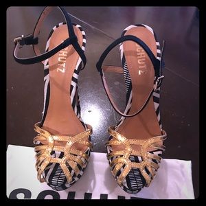 Schultz Blk/Wht Geometric Print w/Gold Toe Sz 6.5B